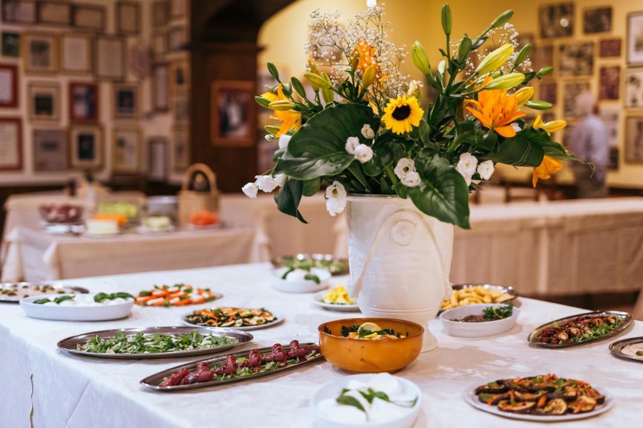 Agrihotel Elisabetta Collemezzano Kültér fotó