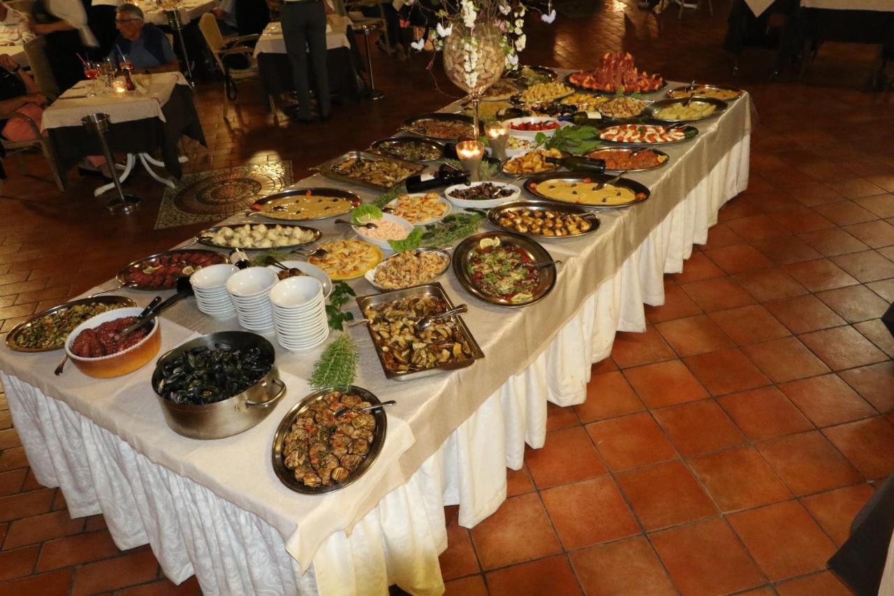 Agrihotel Elisabetta Collemezzano Kültér fotó